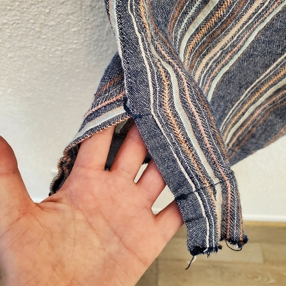 Democracy Size 4 Linen Blend Vertical Stripe Fringe Hem Capri Pants Summer - Picture 7 of 11